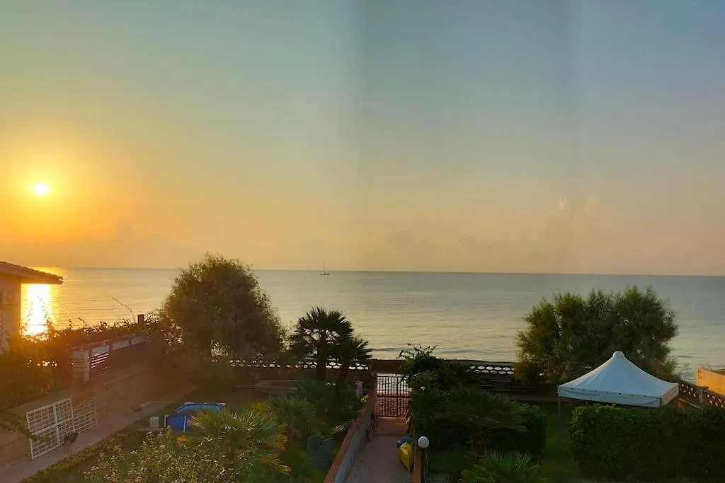 Adriana Appartamento In Villa Sul Mare Di Lido Di Noto 0*,  イタリア