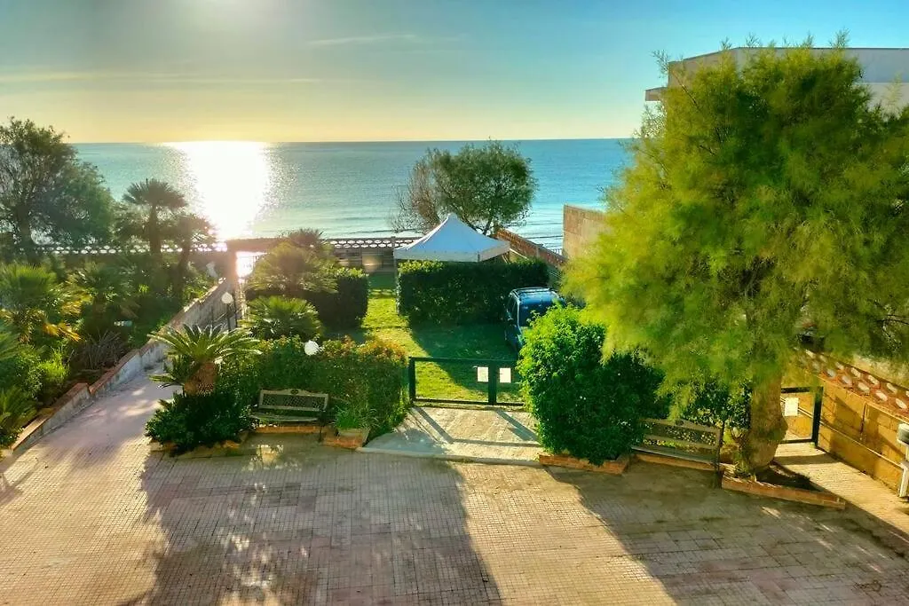 Adriana Appartamento In Villa Sul Mare Di Lido Di Noto 別荘